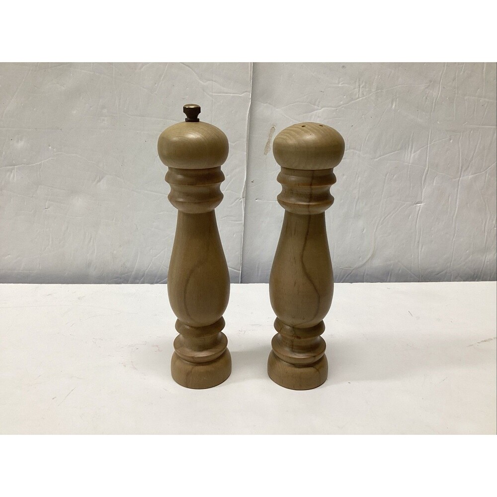 nasco master pieces in wood salt and pepper shakers made in Japan 7-3/4”